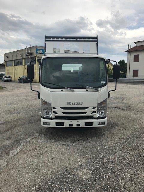 Vendita furgoni e camion Isuzu