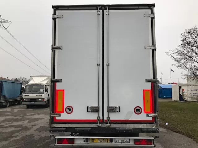 Isuzu isotermico con gruppo frigo in vendita su AVI